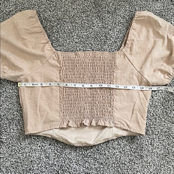 Elegant Tan Puff Sleeve Blouse - Picture 6 of 8